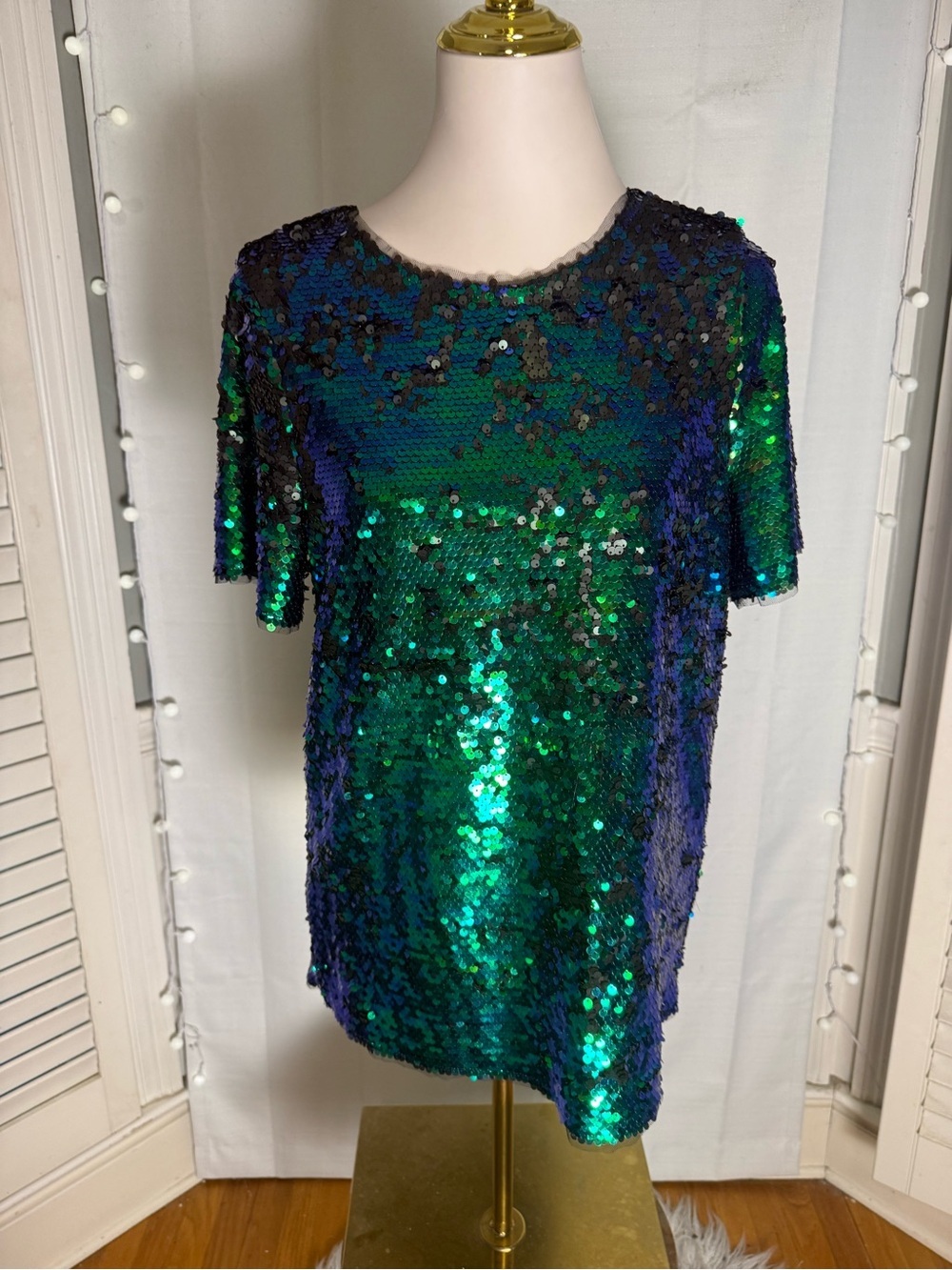 Bar III Green Blue Sequin Top Medium Mermaid Disco Glam Sparkly Party Shirt